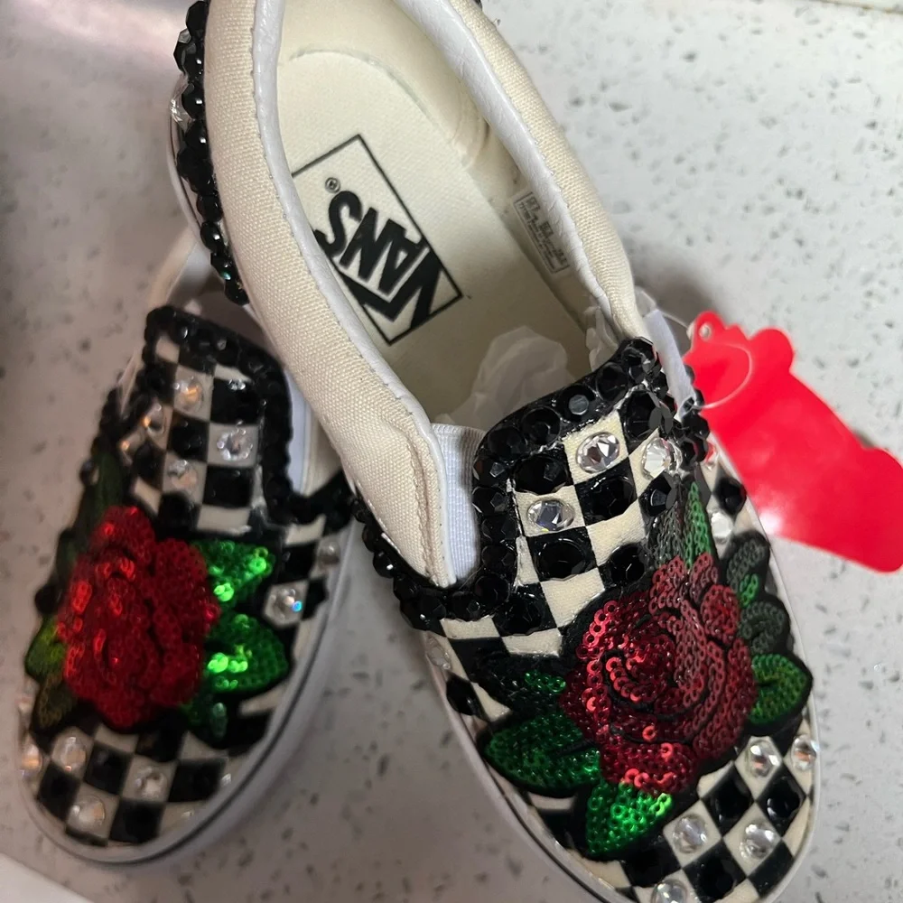 Vans sneakers with Swarovski crystal and rose patch - Picture 1 of 6